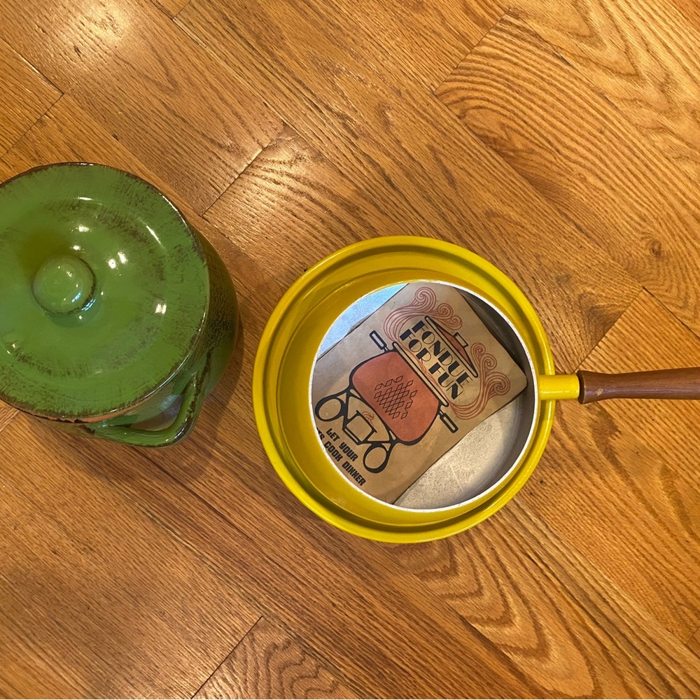 Yellow and Green Cookware Set